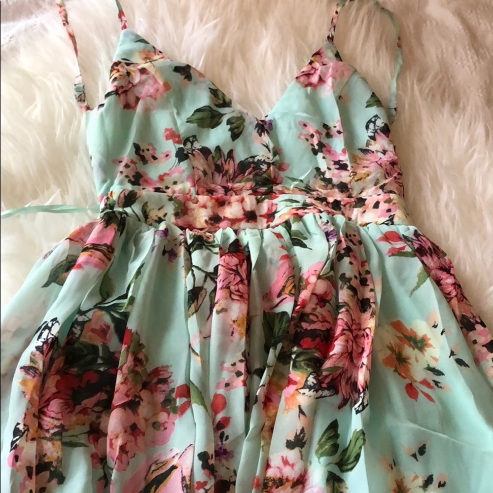 LAST 1!  MINT OPEN BACK FLORAL MAXI! - Picture 5 of 8